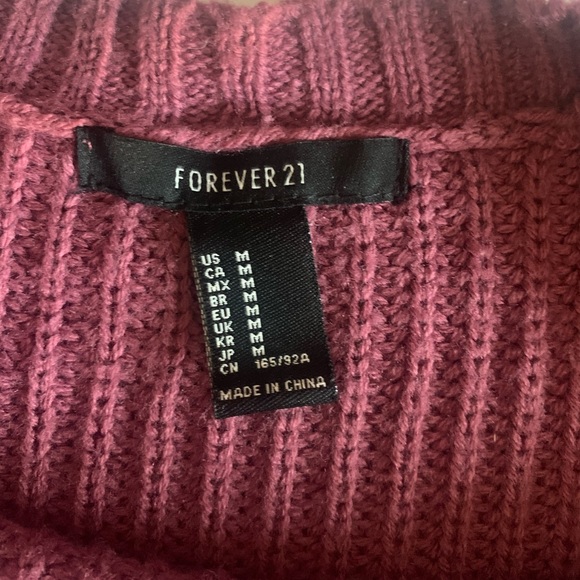 Forever 21 cropped sweater. - Picture 4 of 4